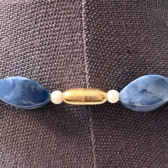 ❤️ Vintage Avon Blue Marbled Acrylic Chunky Necklace - Picture 4 of 6